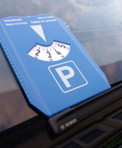 Alternative view of Autoparkscheibe mit Eiskratzer